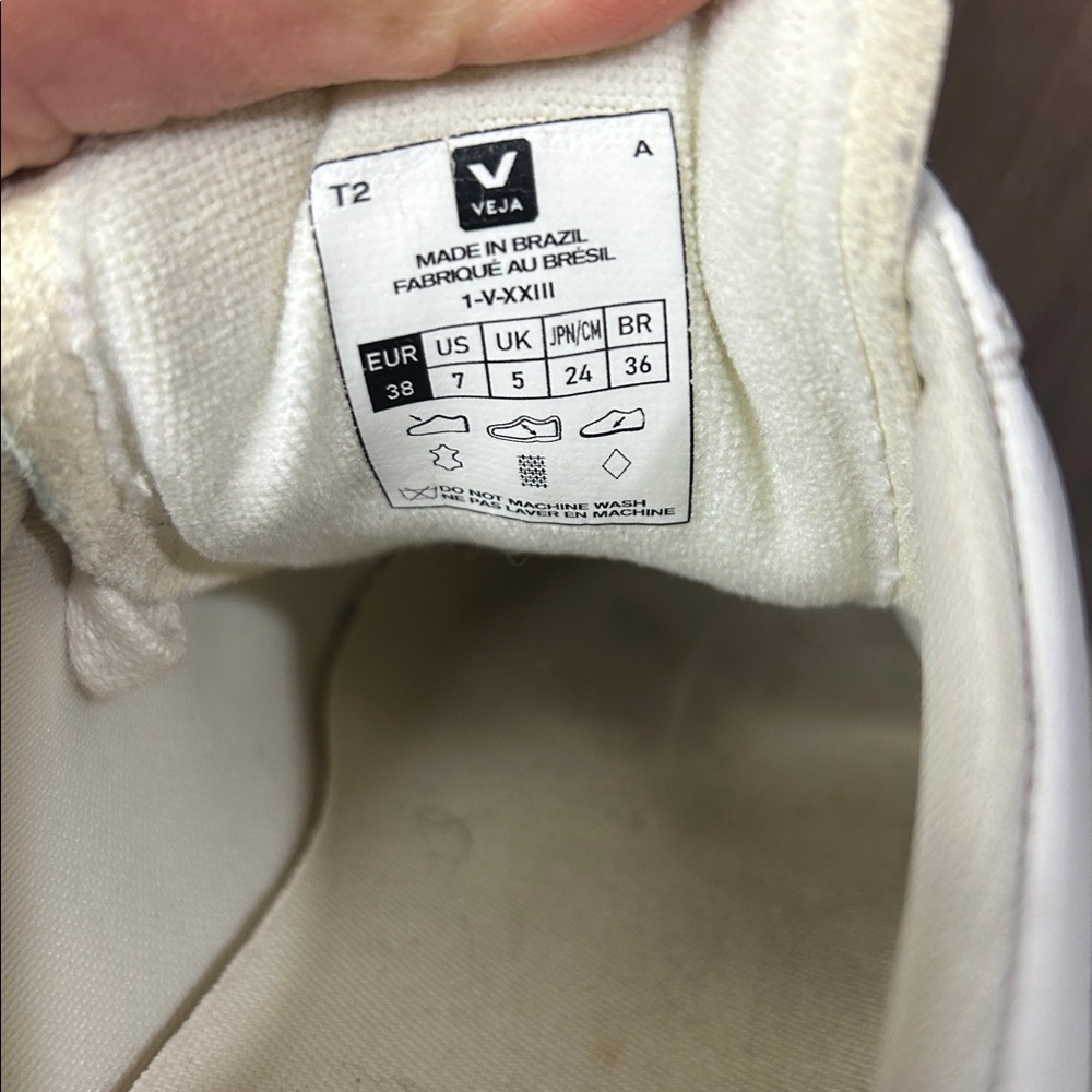Veja Campo Sneakers Men’s, Size 7 White - Picture 6 of 9